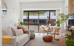 Charm On Commons, Mauao